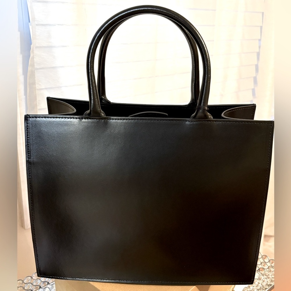 V♣️I♣️P TOTE - Picture 10 of 17
